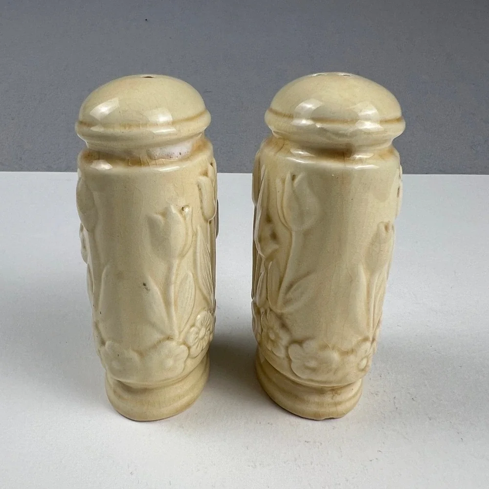 Vintage Salt and Pepper Shakers Set Cream Tulip Floral Ceramic Farmhouse Decor